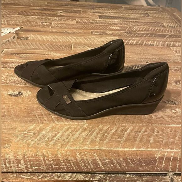 Anne Klein wedge heels sz 7.5 - Picture 1 of 2